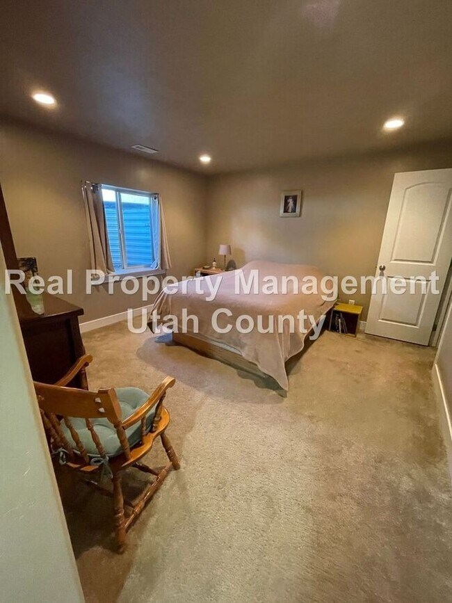 Building Photo - 473 W 2070 N
