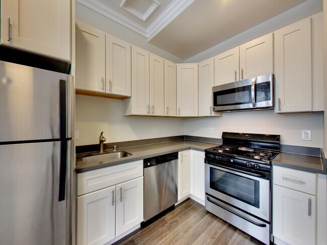 Building Photo - 1821 Polk St