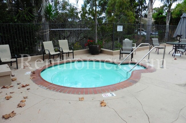 Building Photo - La Jolla, 8430 Via Mallorca #110 -Granite Counters, Community Pool and Spa, Near UCSD!