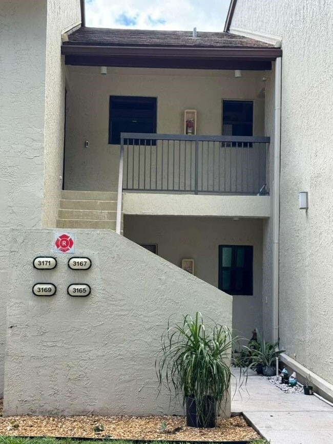 Building Photo - 3167 Cocoplum Cir