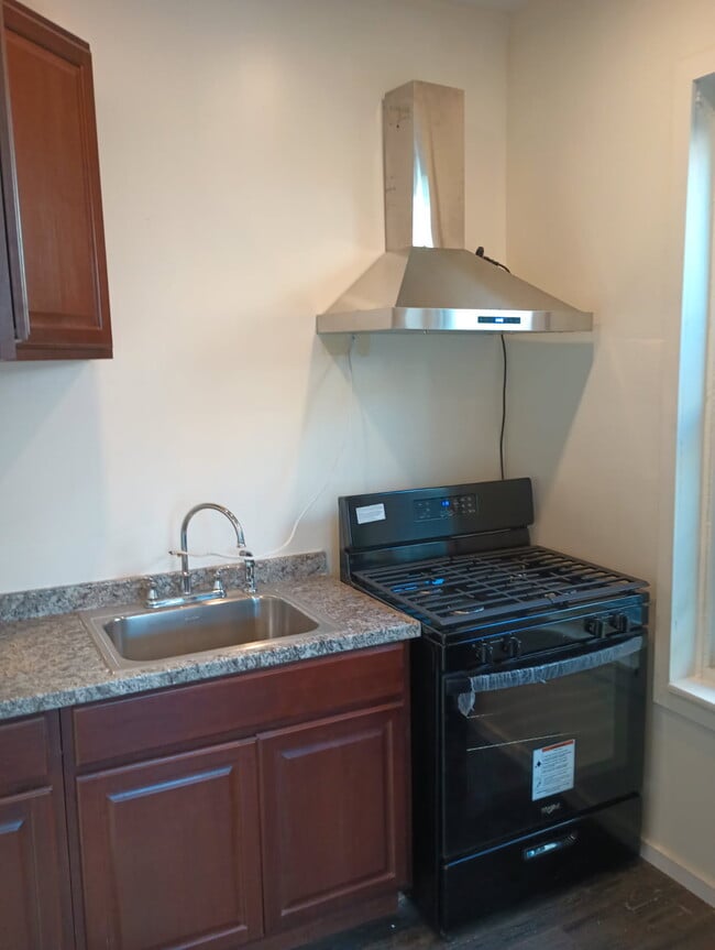 Building Photo - 1619 N 29th St