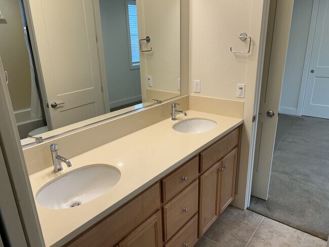 Building Photo - Beautiful Elegant Fountaingrove Home