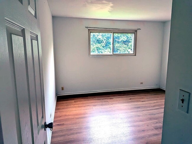 Building Photo - 386 Dover Dr
