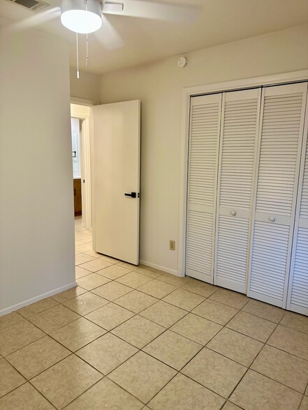 Secondary bedroom - 1302 Thornridge Rd