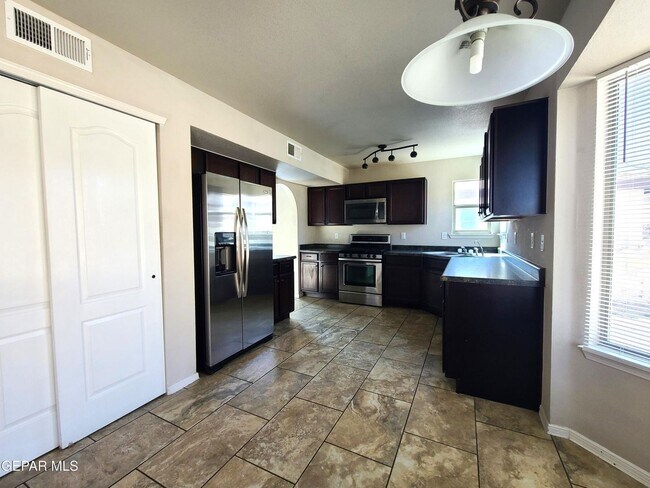 Building Photo - Northeast El Paso 2 story REFRIG A/C Home ...