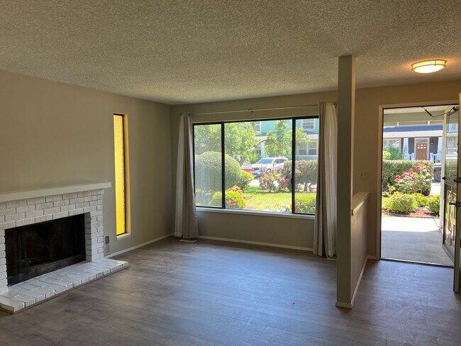 Building Photo - 3643 SE Tenino St