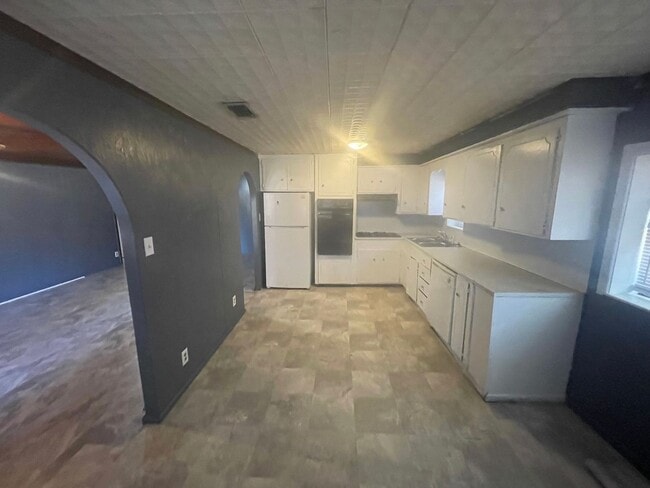 Primary Photo - 3 bedroom, 1 bath