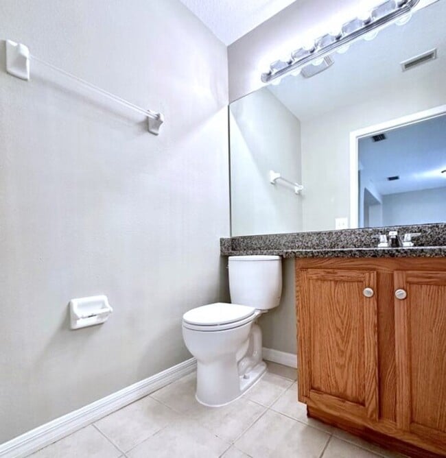 Building Photo - 8006 Thoroughbred Loop