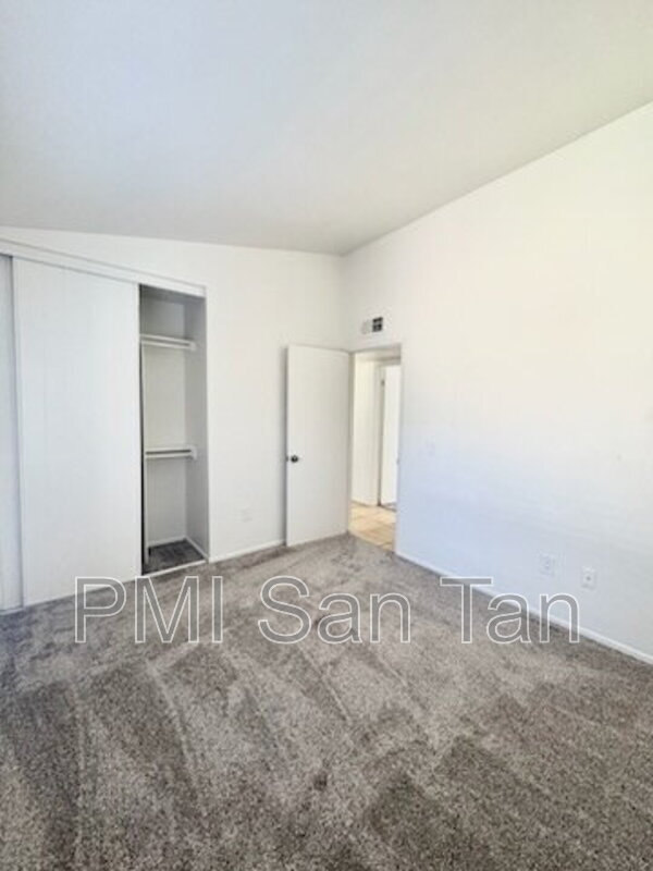Building Photo - 10 W Concorda Dr