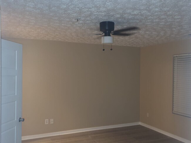 Building Photo - 5104 Fairington Ridge Cir