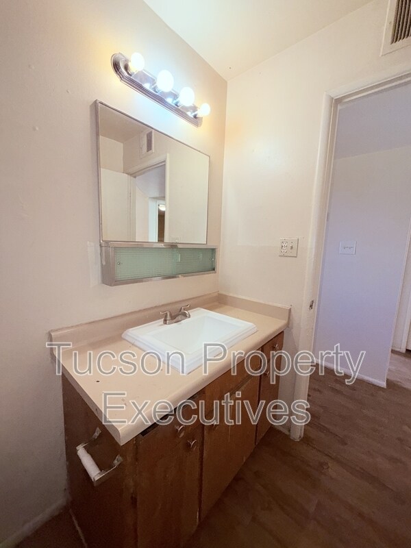 Building Photo - 8914 S Nogales Hwy