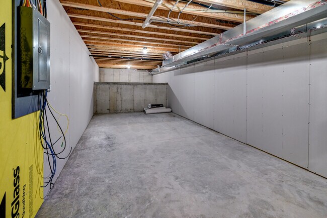 Building Photo - 4873 Lacy Rd