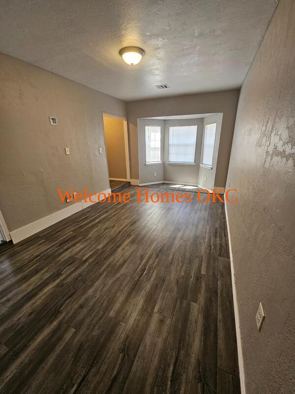 Building Photo - 700 Sandy Ln