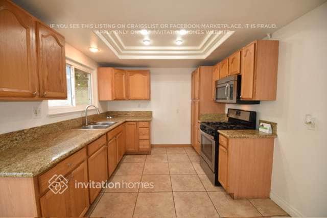 Building Photo - 2025 S Main St