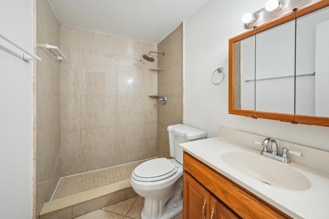 Building Photo - 2878 Donnelly Dr