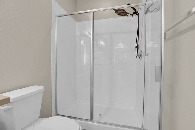 Building Photo - $2,600.00, 3 bedroom, 2.5 bathroom located...