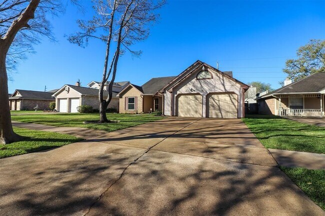 Primary Photo - 3302 Kempwood Dr