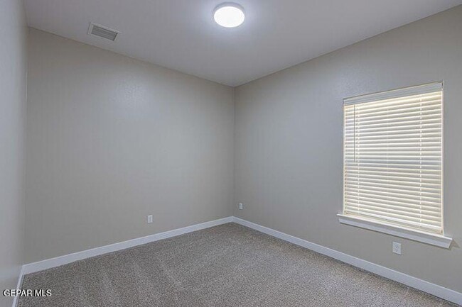 Building Photo - 15120 Design Ct