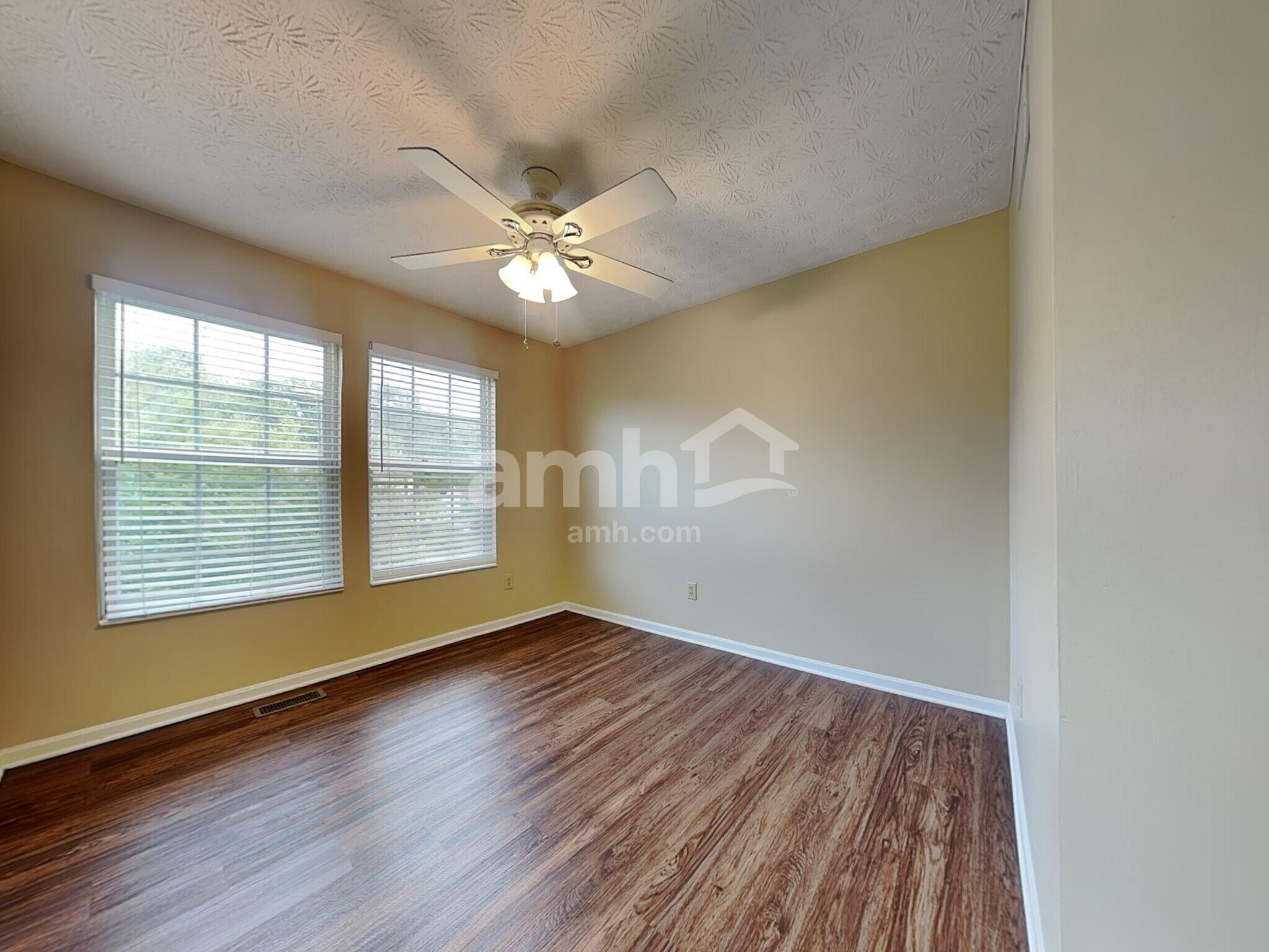 Building Photo - 531 Sherman Dr