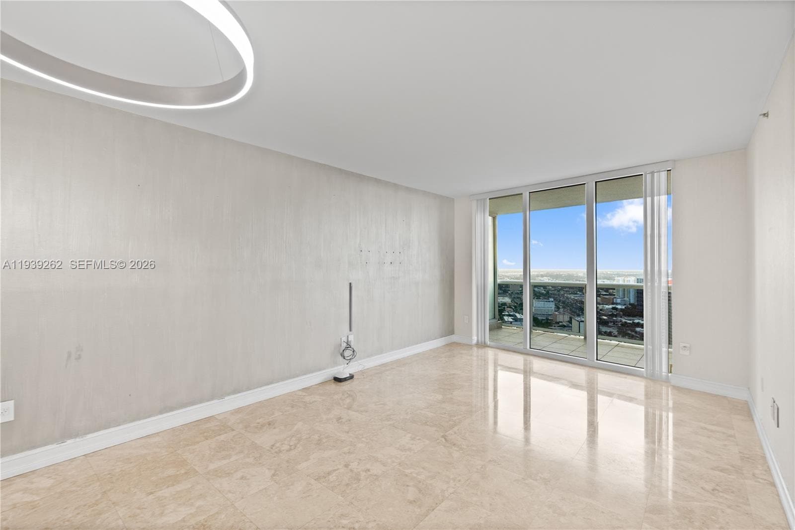 Building Photo - 1850 S Ocean Dr