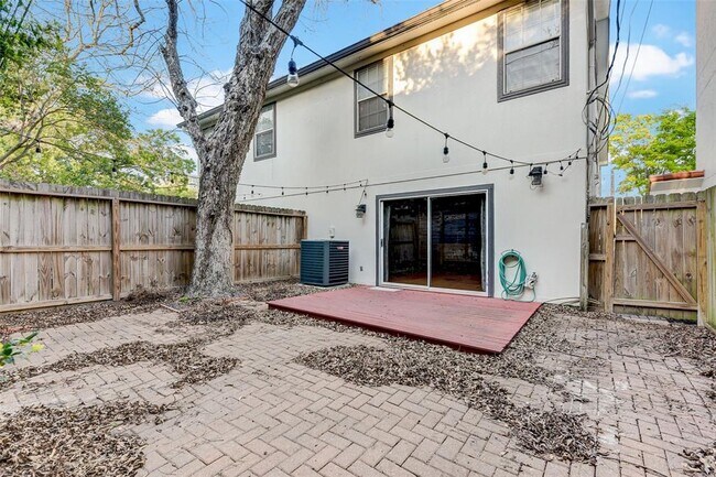 Building Photo - 6012 Kirby Dr
