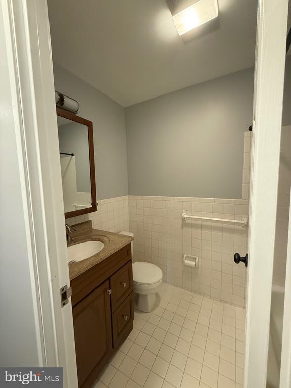 Building Photo - 306 Village Walk