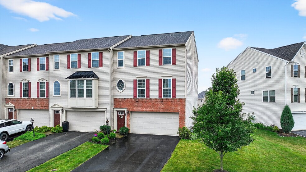 Primary Photo - 380 Sunrise Dr