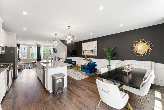 Building Photo - Welcome to your dream townhome - Spacious ...