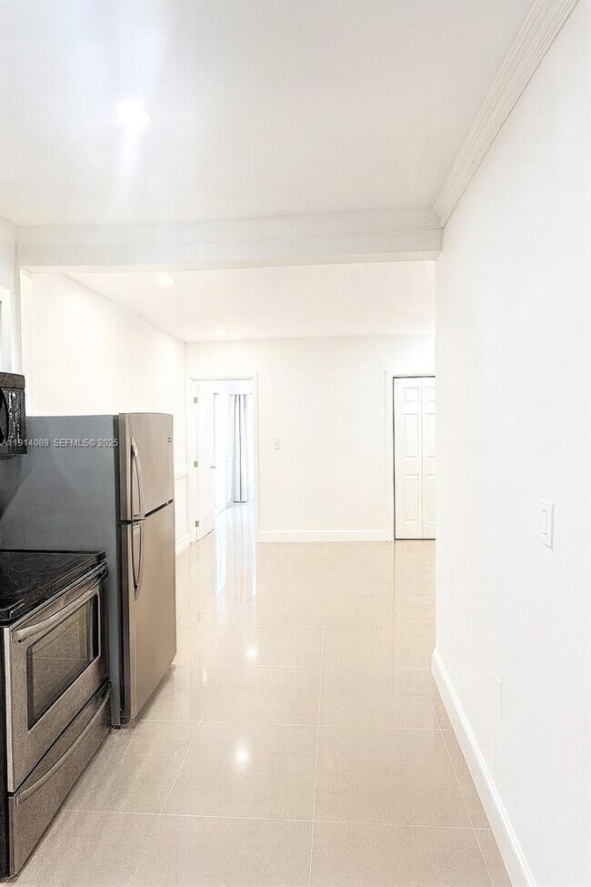 Building Photo - 5807 SW 25th St