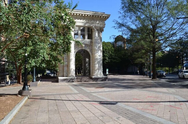 Building Photo - 300 Peachtree Rd NE