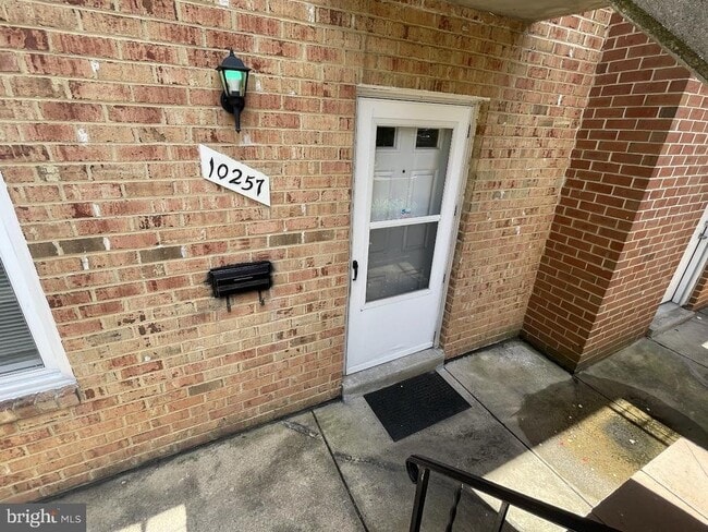 Building Photo - 10257 Arizona Cir