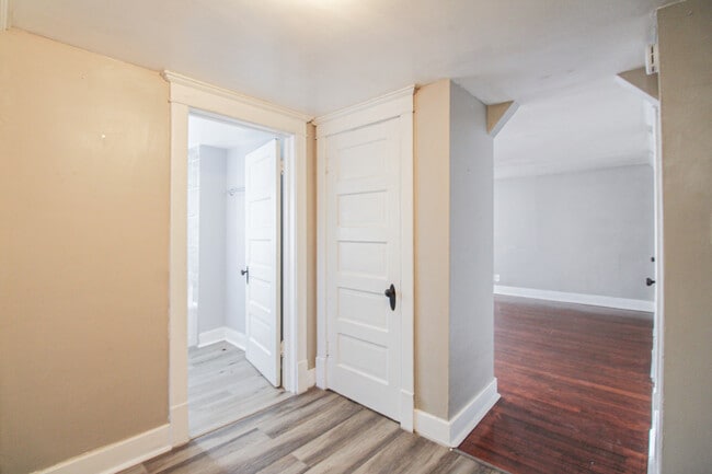 Building Photo - 109 Cary St
