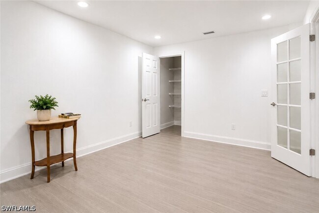 Building Photo - 1074 Enbrook Lp