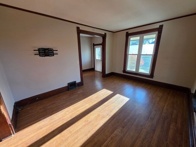 Building Photo - 523-525 Bay