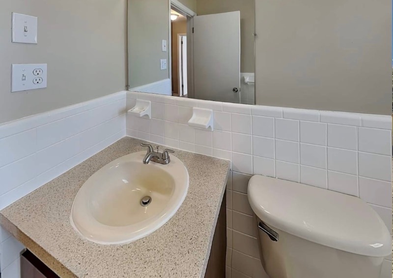 Building Photo - 1265 Stratford Dr