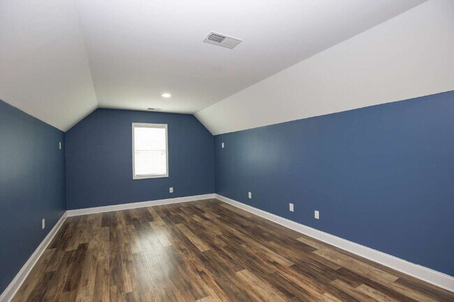 Building Photo - *Lease Special!* Fiber optic internet incl...