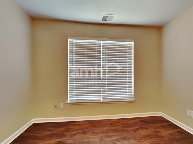 Building Photo - 14127 Hiawatha Ct