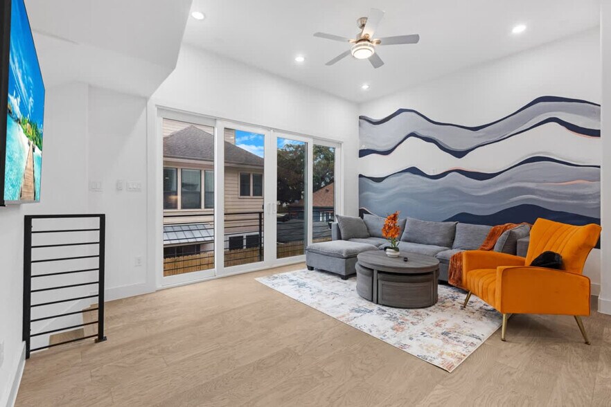 Building Photo - 2107 McGowen St