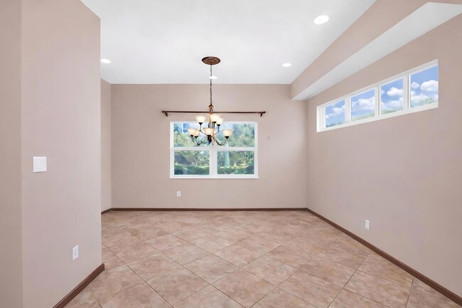 Building Photo - 916 Roberts Rd