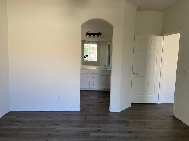 Building Photo - 8057 N Command Point Dr