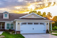Apartments with Attached Garages, in a Real Neighborhood - Redwood Holt