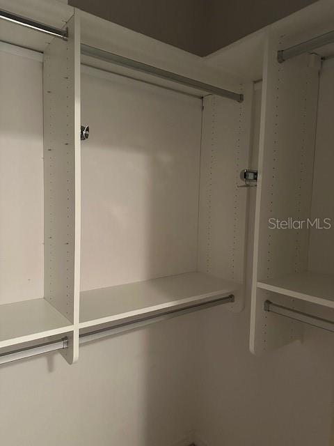 Building Photo - 606 Wells Ct