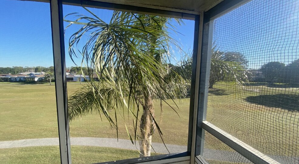 Building Photo - 3645 Boca Ciega Dr