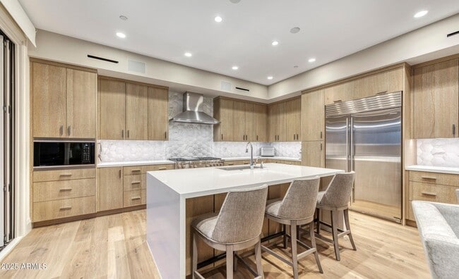 Building Photo - 5553 E Stella Ln