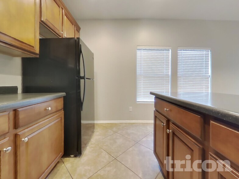 Building Photo - 4912 N 109th Ave