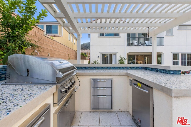 Building Photo - 24407 Clear Creek Pl