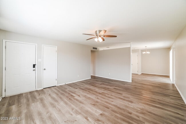 Building Photo - 3350 W Country Gables Dr
