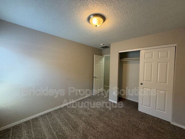 Building Photo - 8035 Sierra Altos Pl NW