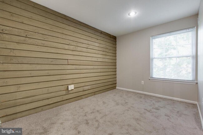 Building Photo - 206 Spring Maiden Ct