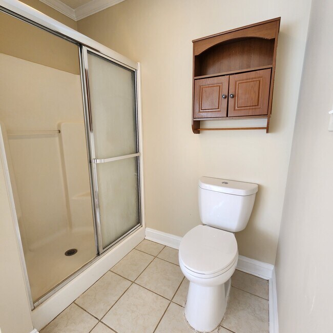 Building Photo - 3631 Club Dr
